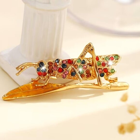 Grasshopper Brooch Bug Rhinestone Sparkle Stylish Trendy Insect Glam Unique Fun - Picture 1 of 3